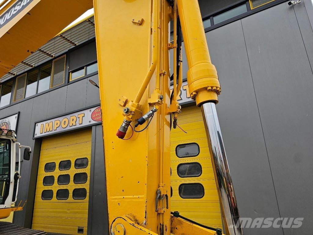 Doosan DX235NLC-5 Bageri gusjeničari