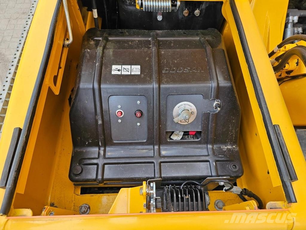 Doosan DX235NLC-5 Bageri gusjeničari