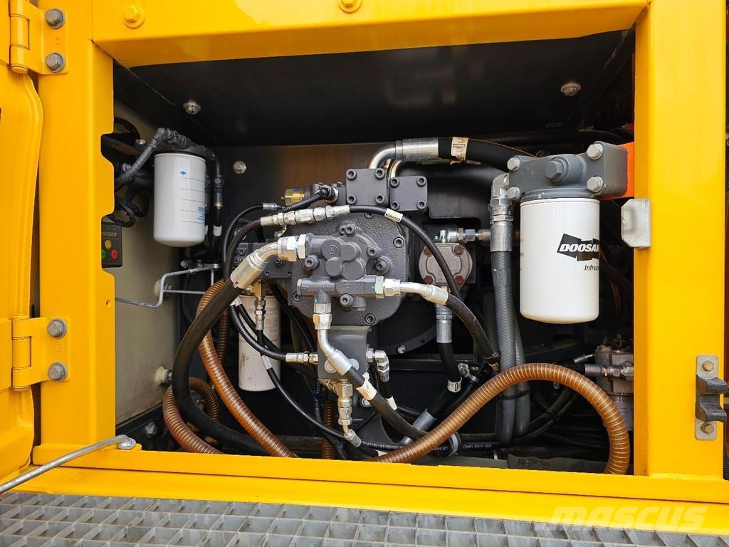 Doosan DX235NLC-5 Bageri gusjeničari