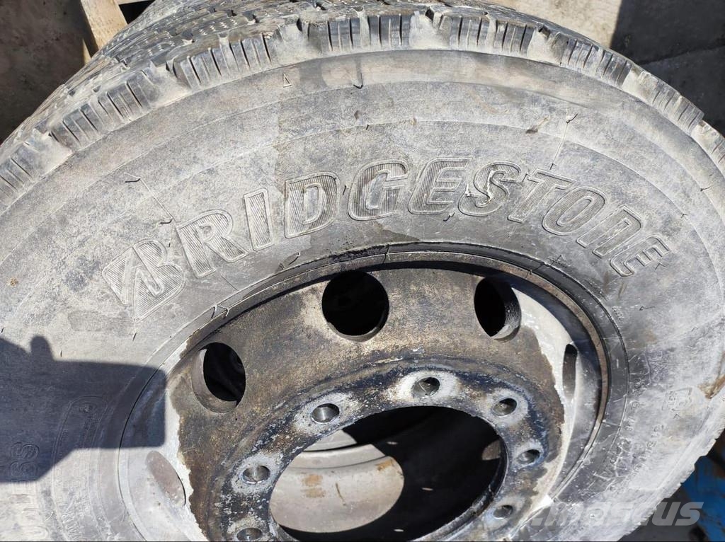 BRDIGESTONE TIRES ON ALCOA RIMS 315/70 R22.5 4 PCS Шины и колёса