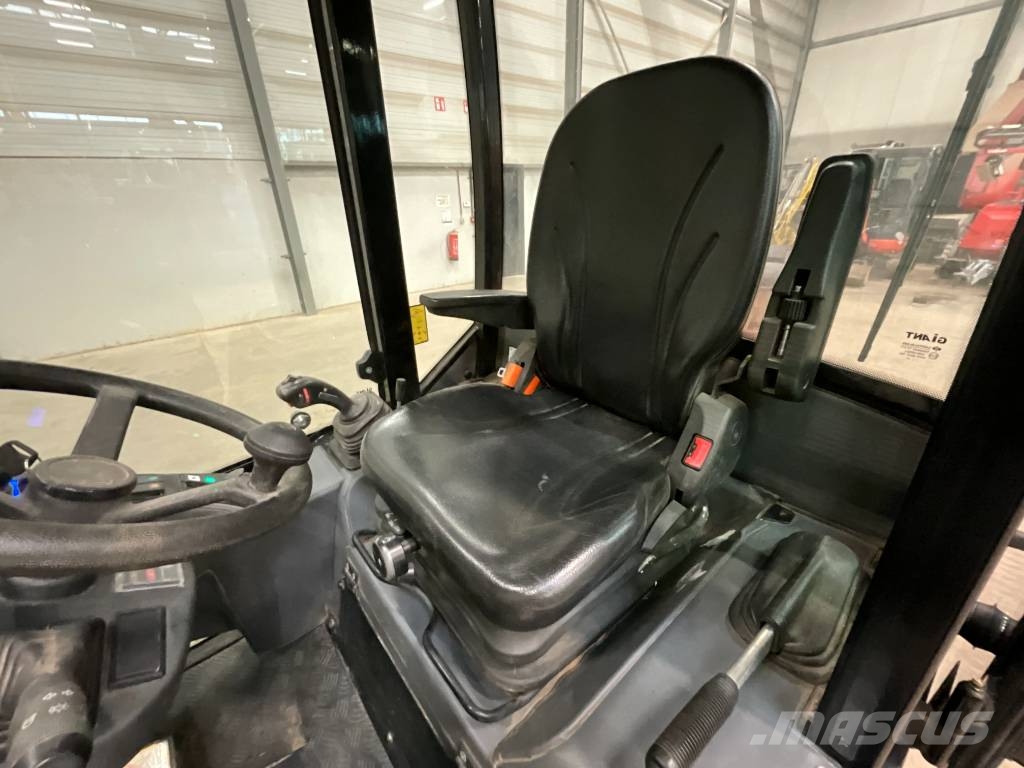 Kubota RT 260-2 Фронтальні навантажувачі