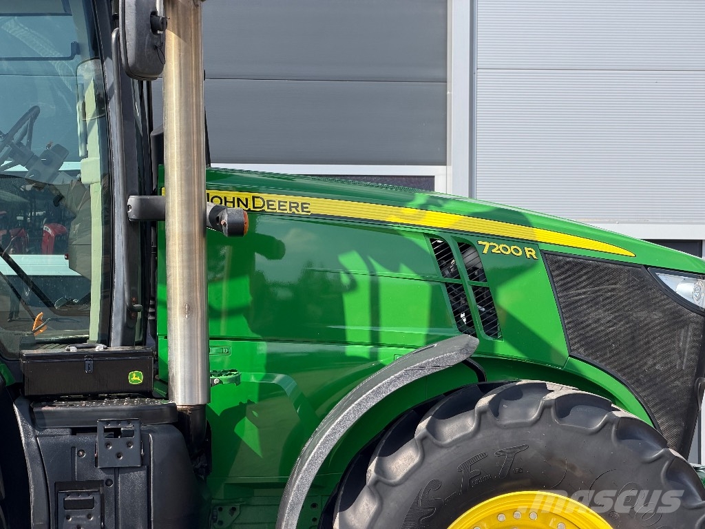 John Deere 7200 R Трактори