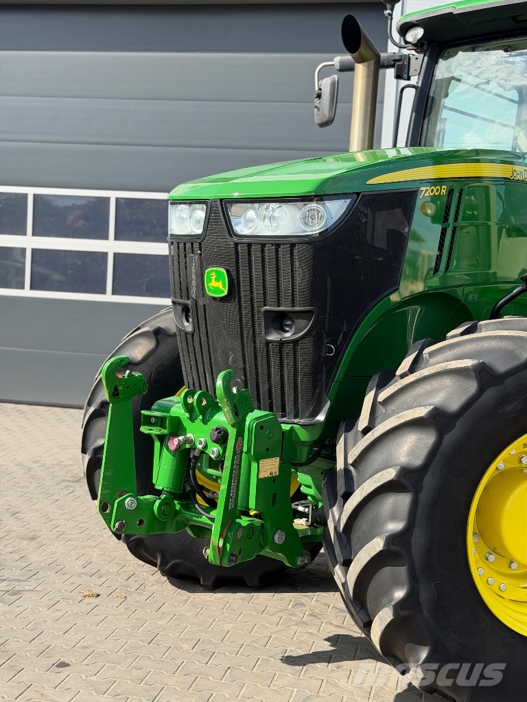 John Deere 7200 R Трактори