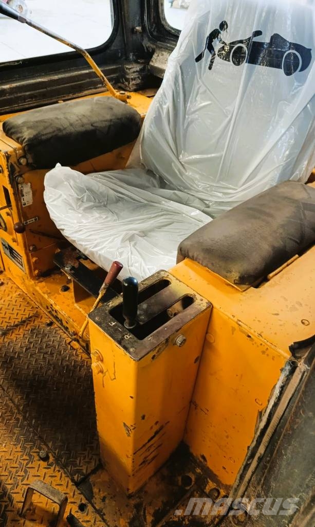 Komatsu D 65 A-8 lánctalpas dózerek