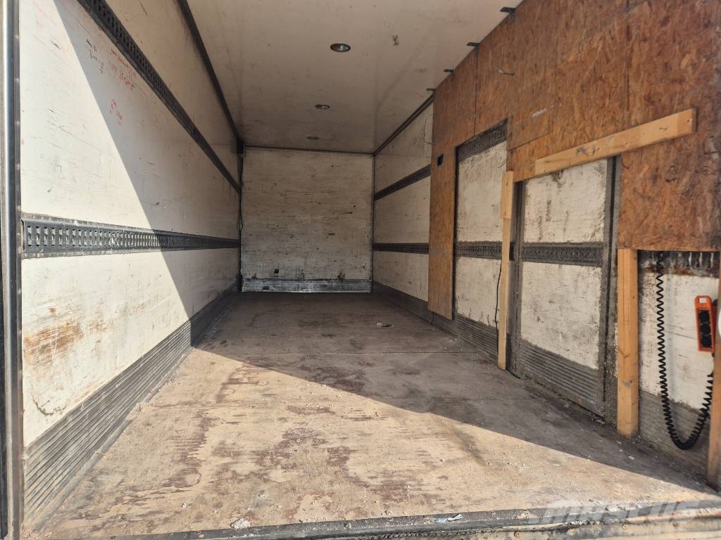 Iveco Eurocargo 120 E21 // 2000 kg lift // Van Body Trucks