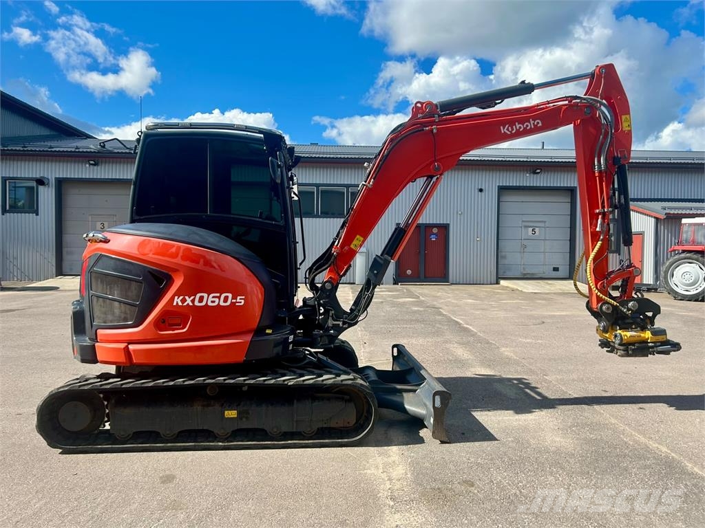 Kubota KX060-5 PYÖRITTÄJÄLLÄ Minigraafmachines < 7t