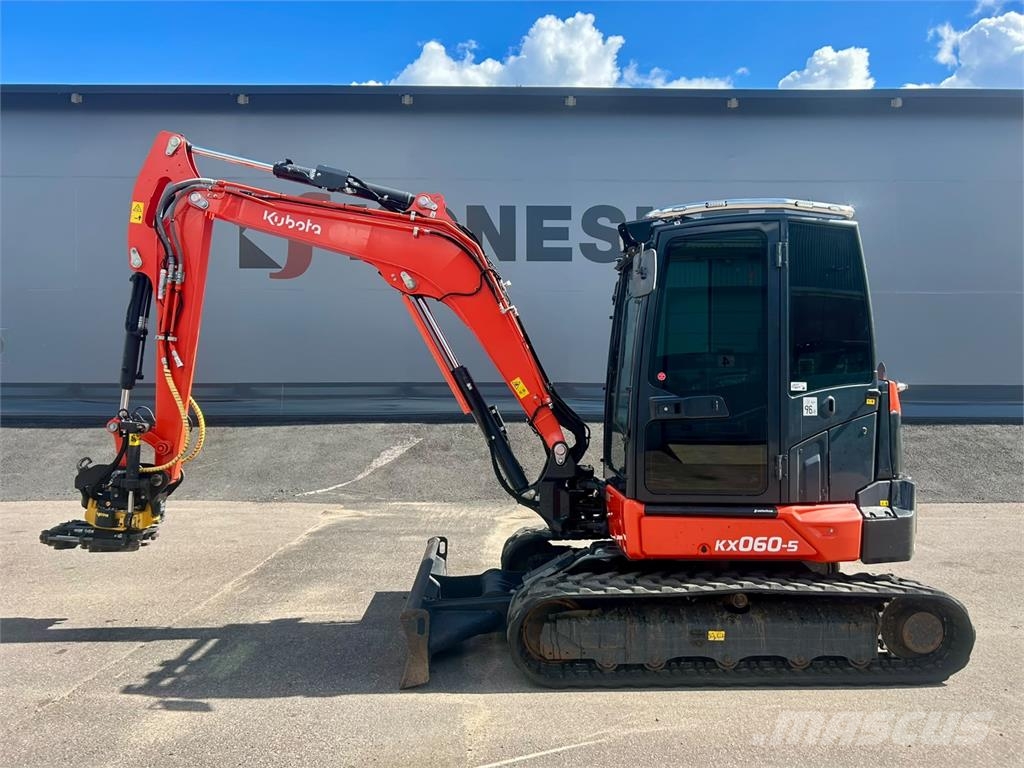 Kubota KX060-5 PYÖRITTÄJÄLLÄ Minigraafmachines < 7t