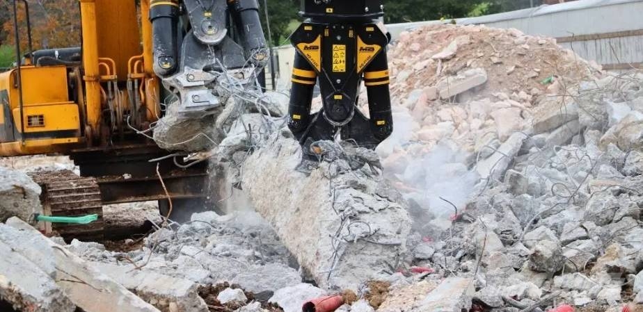 MB Crusher PT1650 مقصات هيدروليكية
