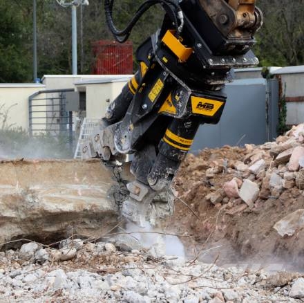 MB Crusher PT1650 مقصات هيدروليكية