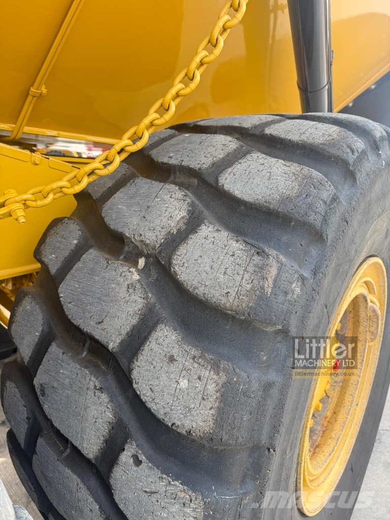 CAT 725 C2 *EPA* Σπαστό Dump Truck ADT