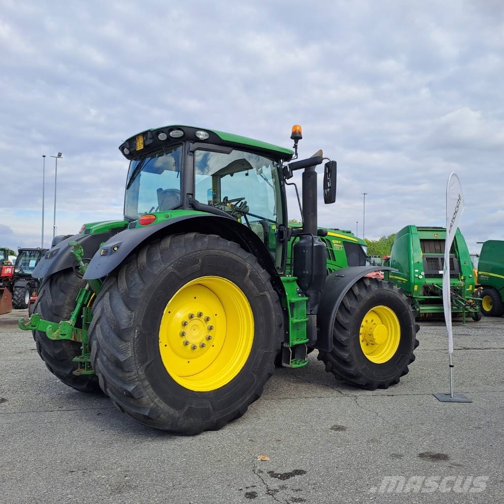 John Deere 6215 R AutoPower الجرارات
