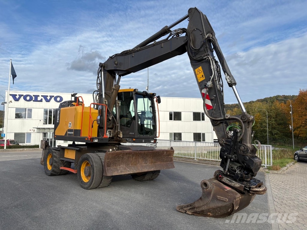 Volvo EWR170E حفارات بعجل