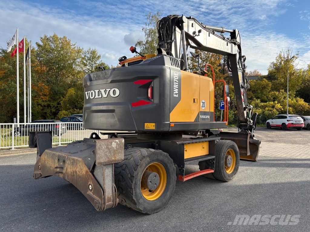 Volvo EWR170E حفارات بعجل