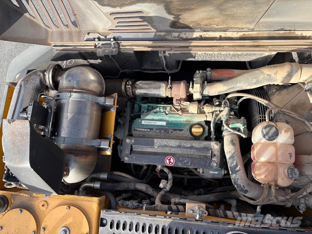 Volvo EWR170E حفارات بعجل