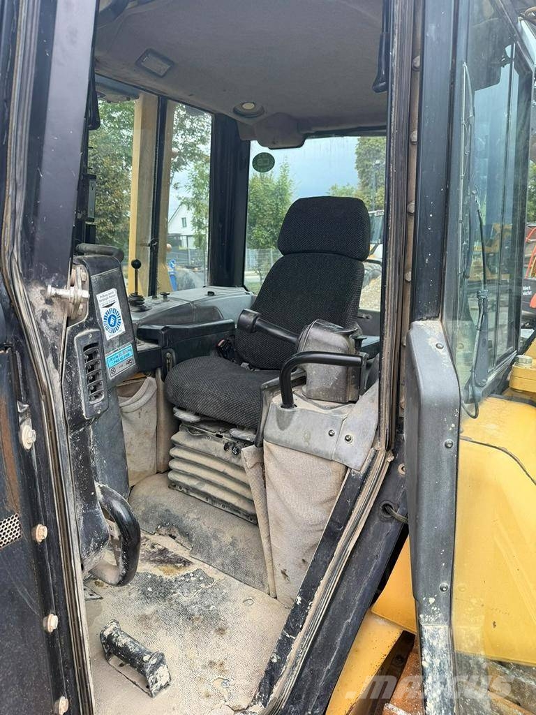CAT D 6 N XL Telaketjupuskutraktorit