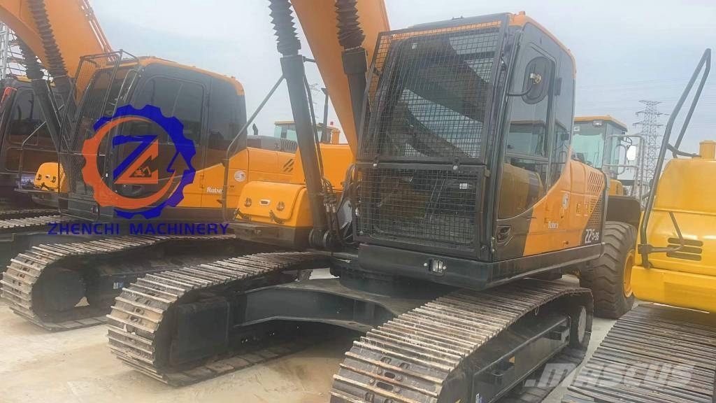 Hyundai Robex 225 LC-9 T/High quality/assurance/assured حفارات زحافة