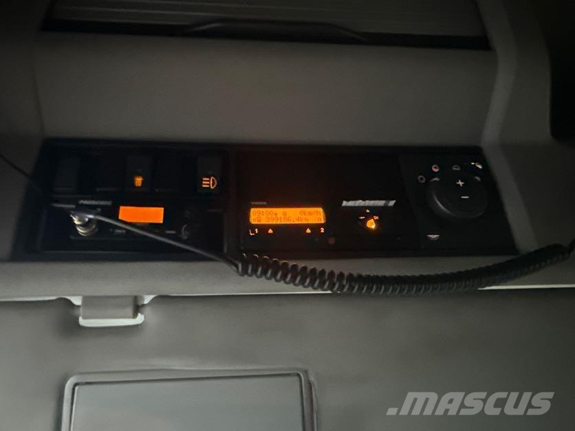Volvo FH16 크레인 트럭