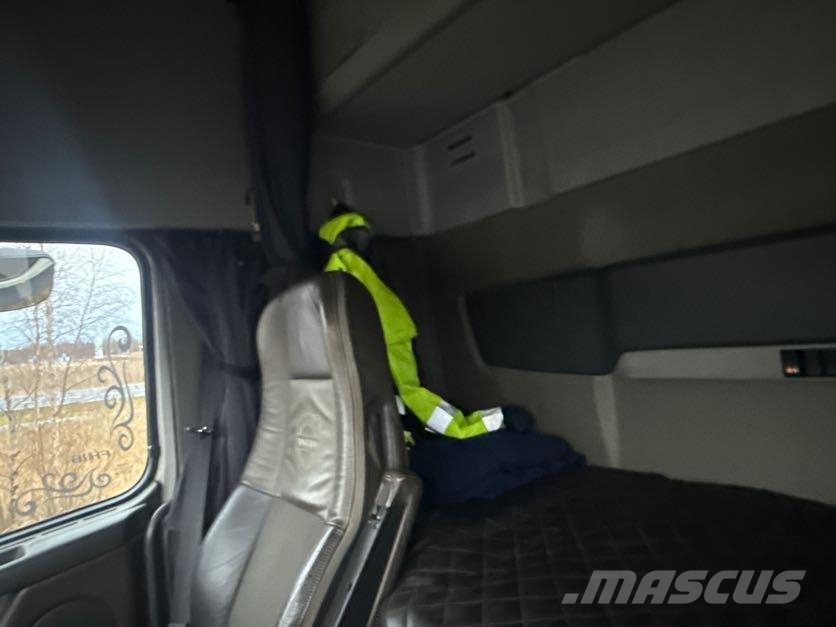 Volvo FH16 크레인 트럭