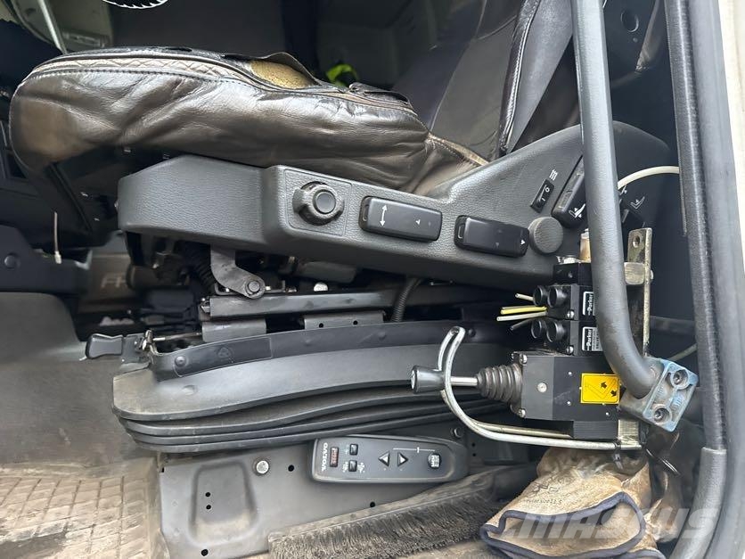 Volvo FH16 크레인 트럭