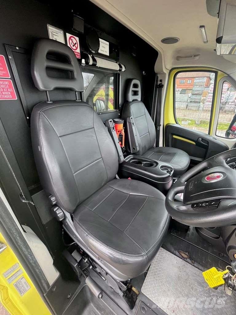 Fiat Ducato A&E Fiat Ducato A&E Vehicle with Stryker Pr Ambulanssit