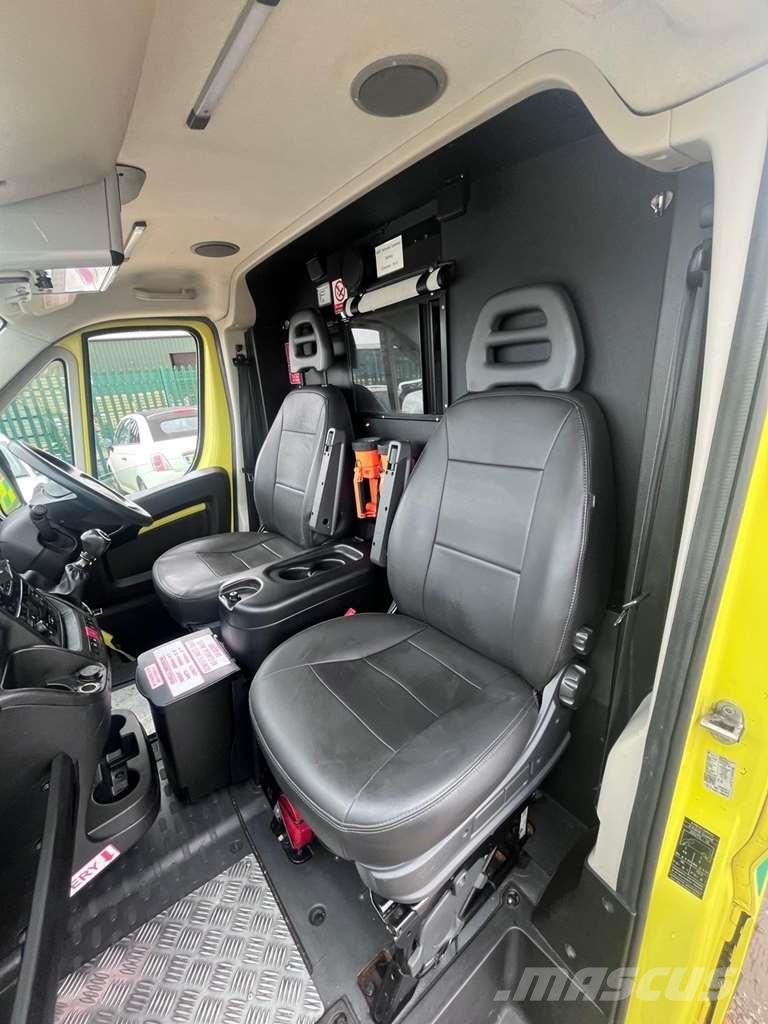 Fiat Ducato A&E Fiat Ducato A&E Vehicle with Stryker Pr Ambulanssit