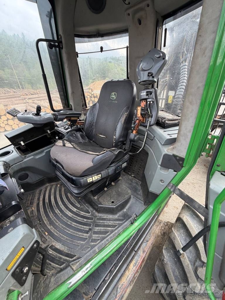 John Deere 1510 E Forwarders