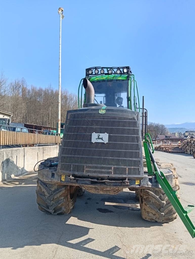 John Deere 1510 E Forwarders