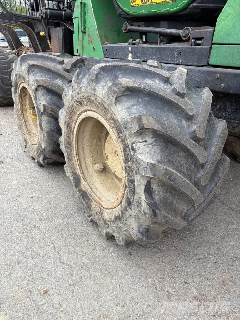 John Deere 1510 E Forwarders