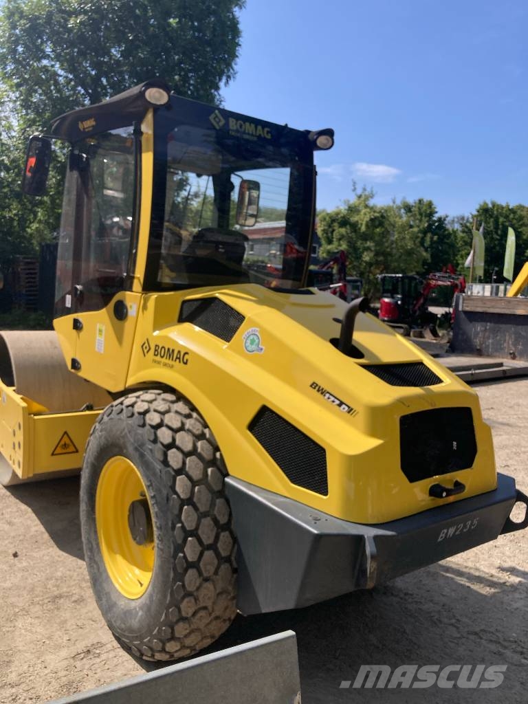 Bomag Walzenzug BW 177 D-5 Stufe V Trilrolwalsen