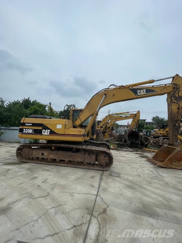 CAT 320 B L Гусеничні екскаватори