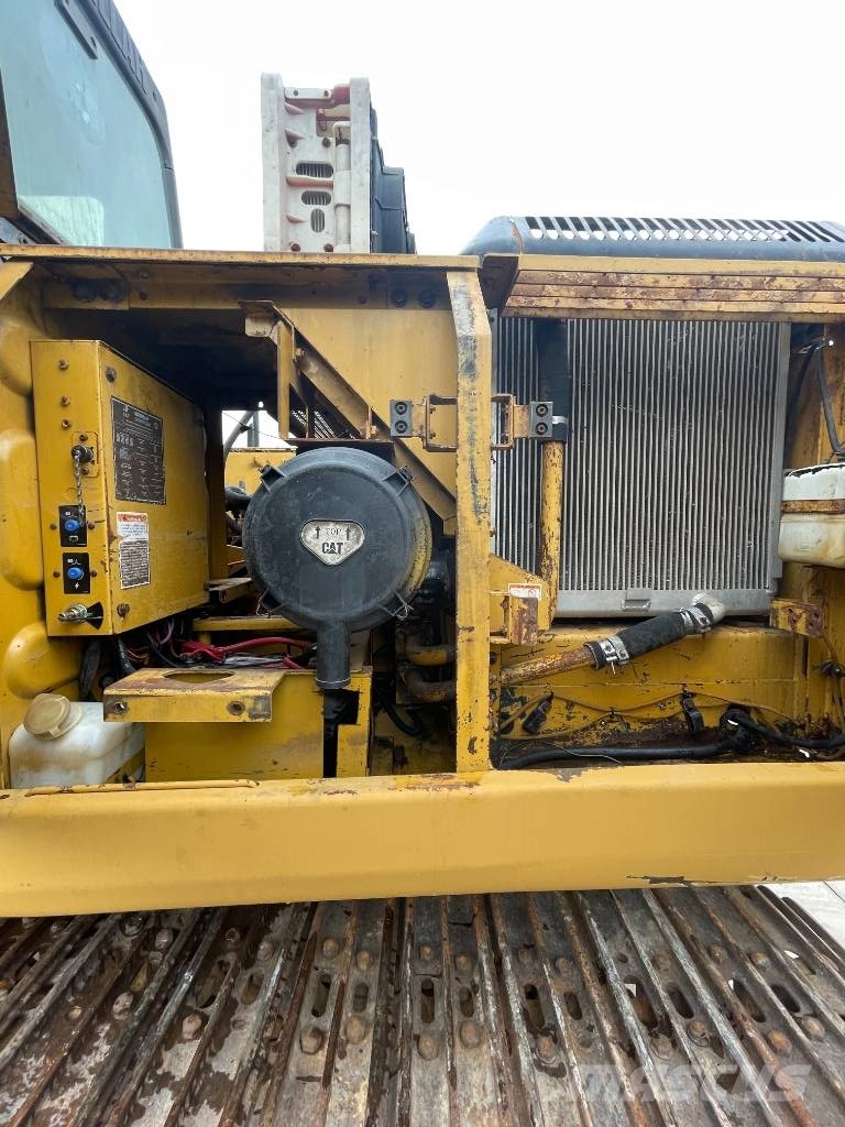 CAT 320 B L Гусеничні екскаватори
