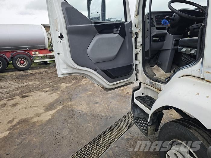 Renault MIDLUM 180 - EURO 3 - 731000 KM Camiones con caja de remolque