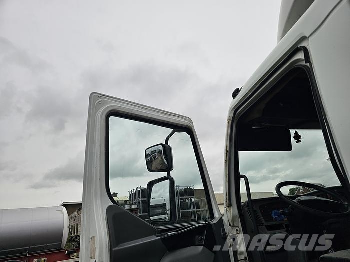 Renault MIDLUM 180 - EURO 3 - 731000 KM Camiones con caja de remolque
