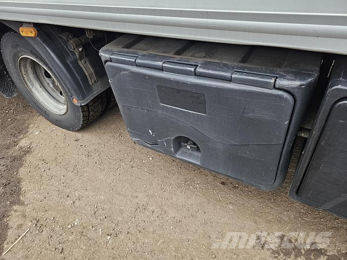 Renault MIDLUM 180 - EURO 3 - 731000 KM Camiones con caja de remolque