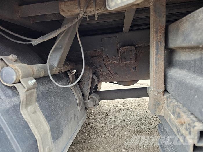 Renault MIDLUM 180 - EURO 3 - 731000 KM Camiones con caja de remolque