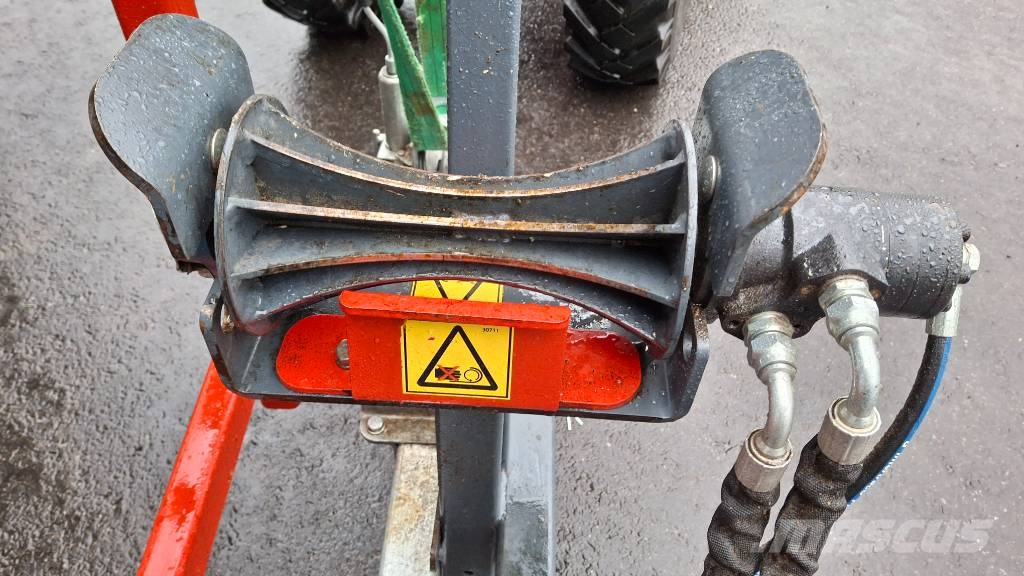 Pilkemaster Evo 36 vähän ajettu tieliikennemalli polttomoottorilla Wood splitters and cutters