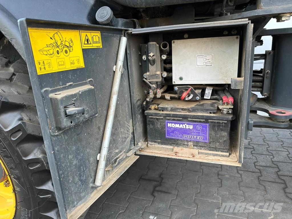 Komatsu WA80M-7 Wielladers