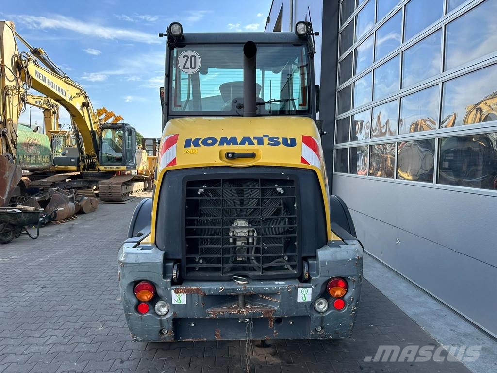 Komatsu WA80M-7 Wielladers