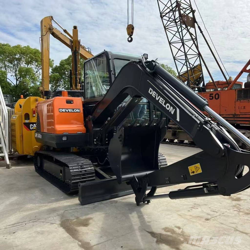 Develon DX 60 D Bagri goseničarji