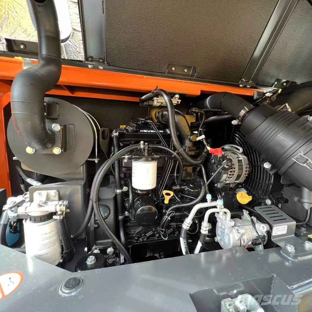 Develon DX 60 D Bagri goseničarji
