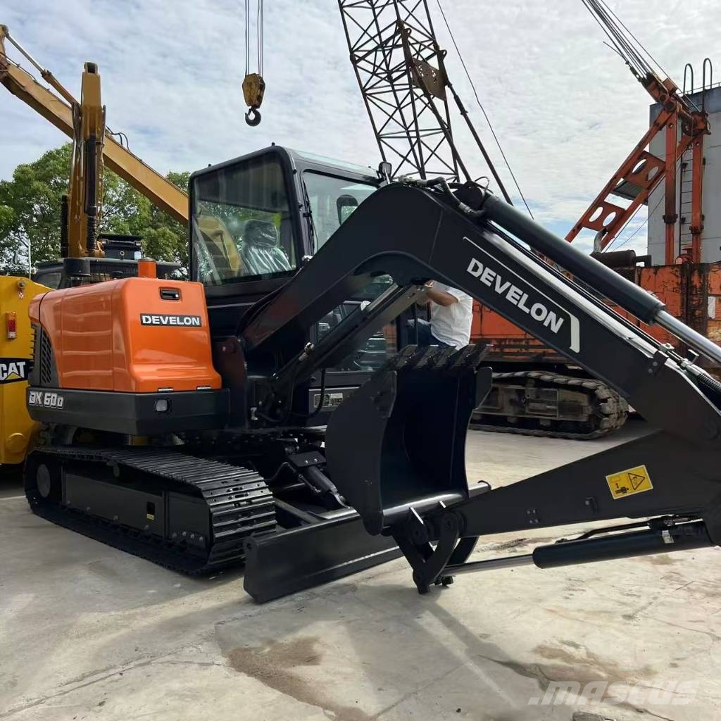 Develon DX 60 D Bagri goseničarji