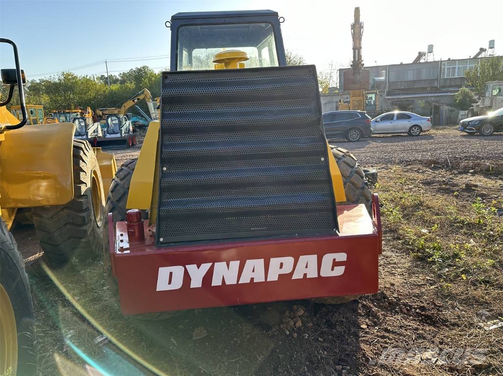 Dynapac CA30D 振動ローラ