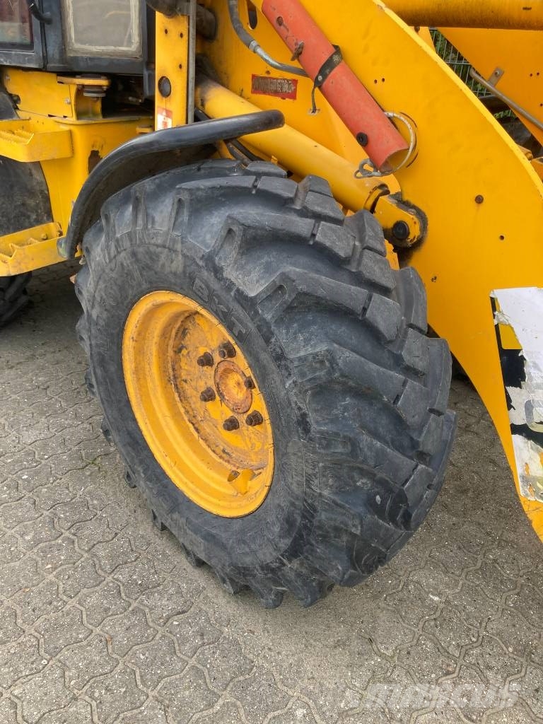 JCB 407 Rataslaadurid