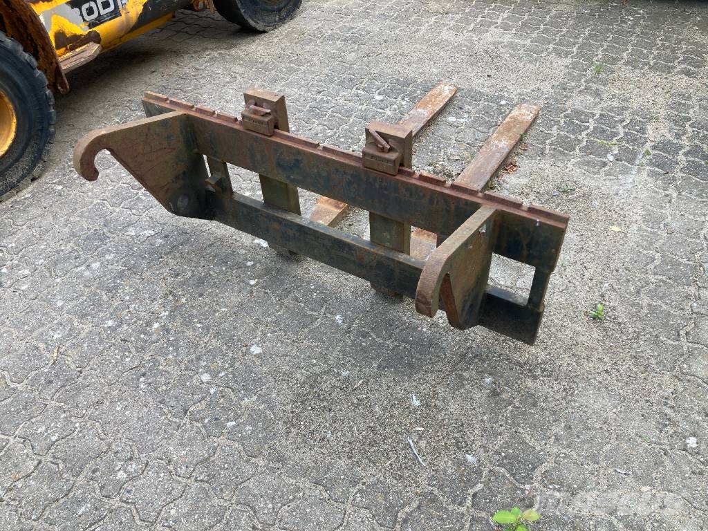JCB 407 Rataslaadurid