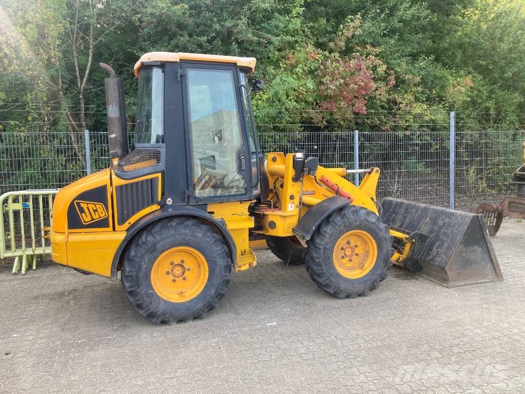 JCB 407 Rataslaadurid