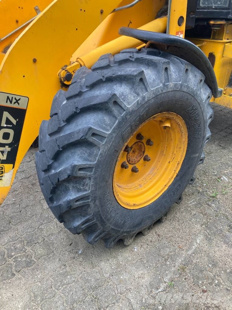 JCB 407 Rataslaadurid