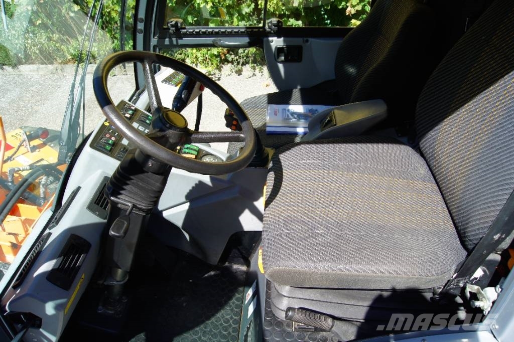 Multicar TREMO X56 Carrier CS/Euro 5/Besen/Wasserfass/Sole Portaherramientas