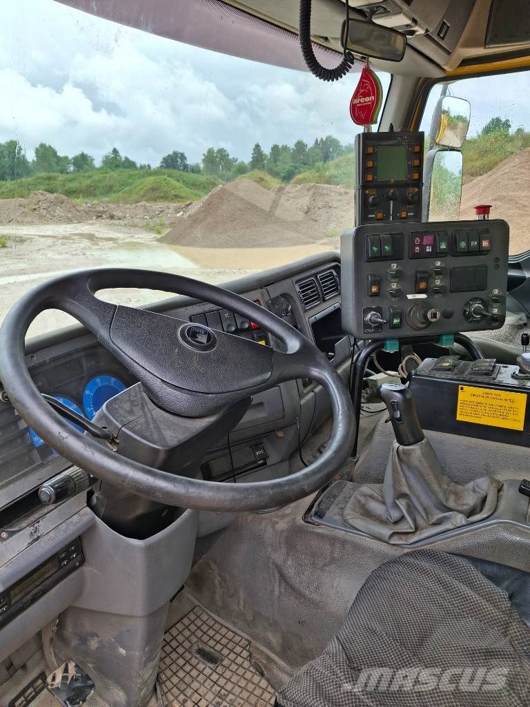 Sisu E11M K-APP-8X2/335+140+130 Sklápače