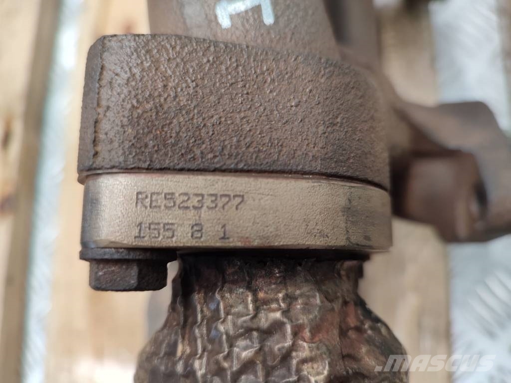 John Deere Exhaust manifold R518852 JOHN DEERE 8345 R Mootorid