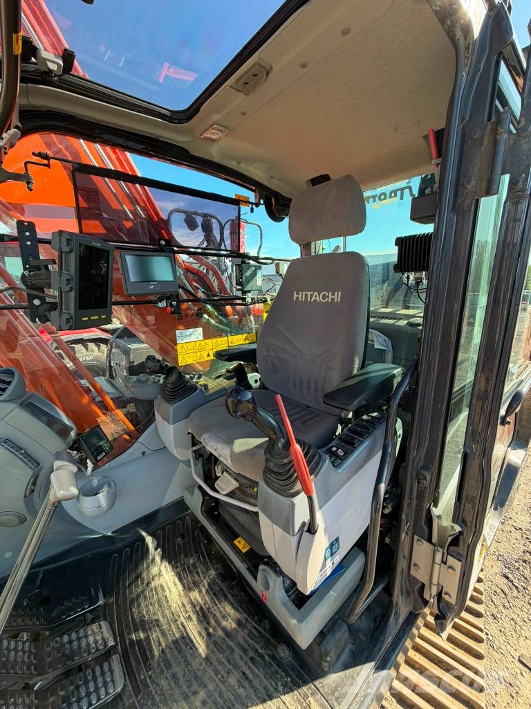 Hitachi ZX 210 LC-6 حفارات زحافة